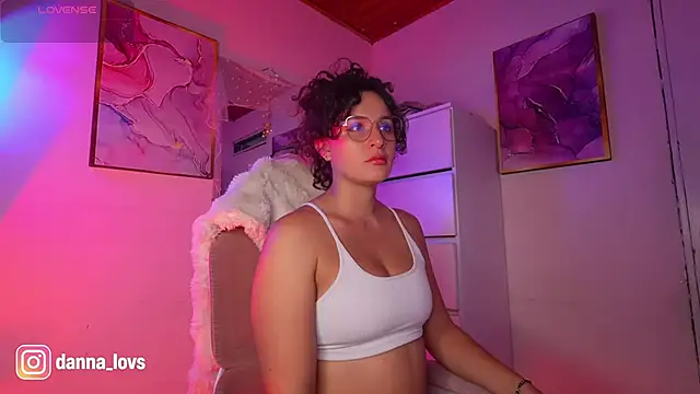 Dannaa Lovs online show from 05.13.26