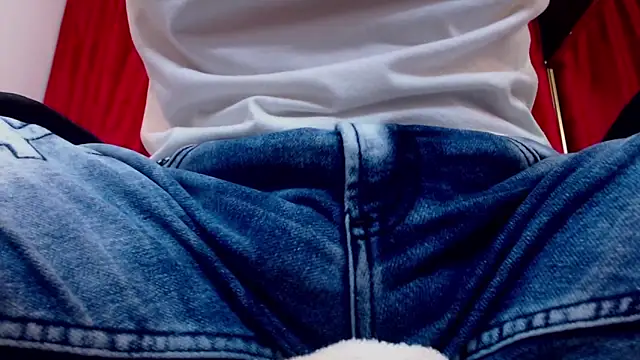 Snapshot of Derek_Storm_ chatting on 10.03.25 Derek Storm online show from 10.03.25