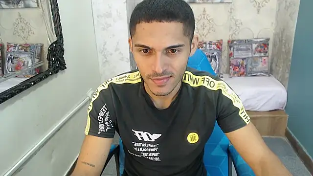 Snapshot of Derek_Storm_ chatting on 11.06.25 Derek Storm online show from 11.06.25