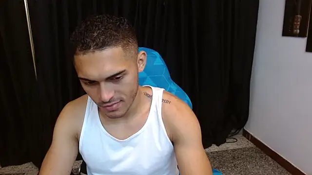 Snapshot of Derek_Storm_ chatting on 11.29.25 Derek Storm online show from 11.29.25