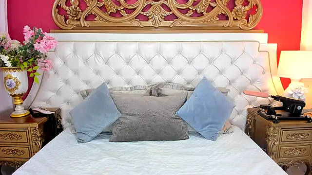 Snapshot of BeckySalas chatting on 10.03.25 BeckySalas online show from 10.03.25