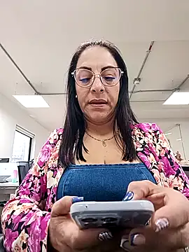 Snapshot of _Kamy_Hot chatting on 09.18.25 Kamy Hot online show from 09.18.25