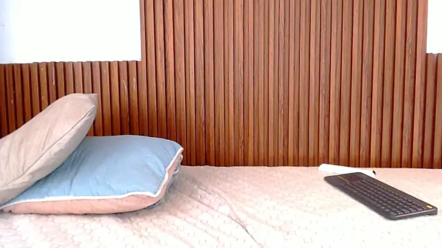 Darwin mayo online show from 04.01.26