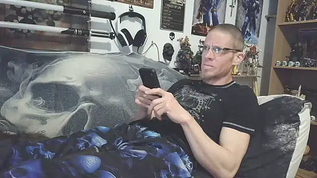 TomXXII online show from 04.06.26