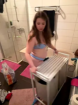 SweetTeenGirl online show from 10.28.25