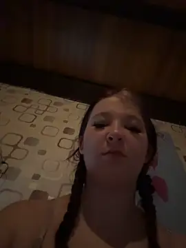 Snapshot of SweetTeenGirl chatting on 02.23.26 SweetTeenGirl online show from 02.23.26