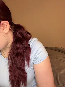 Snapshot of SweetTeenGirl chatting on 02.25.26 SweetTeenGirl online show from 02.25.26