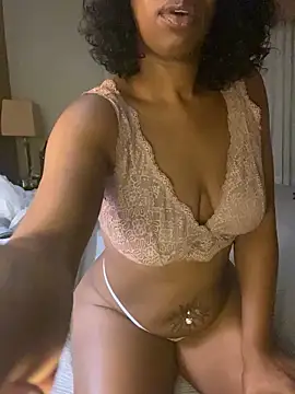 Snapshot of StaciDiamond chatting on 09.10.25 StaciDiamond online show from 09.10.25