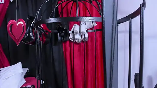 LiliThara online show from 02.14.26