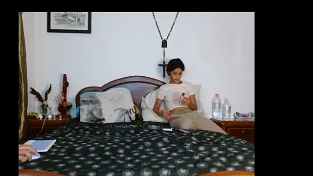 Snapshot of yenami chatting on 10.23.25 yenami online show from 10.23.25