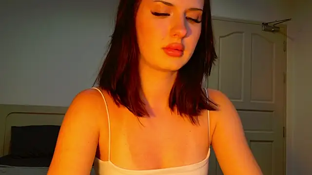 Snapshot of pussysvittyy chatting on 10.14.25 pussysvittyy online show from 10.14.25