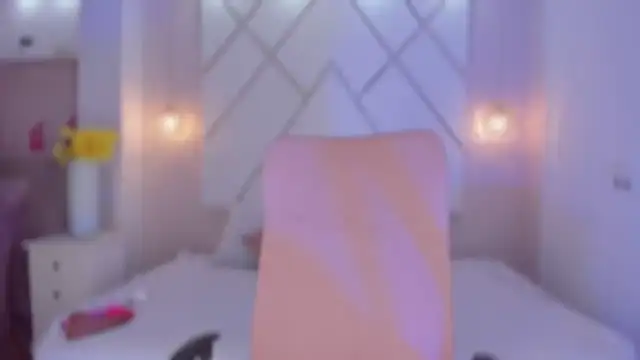 Snapshot of isabellashine chatting on 11.26.25 isabellashine online show from 11.26.25