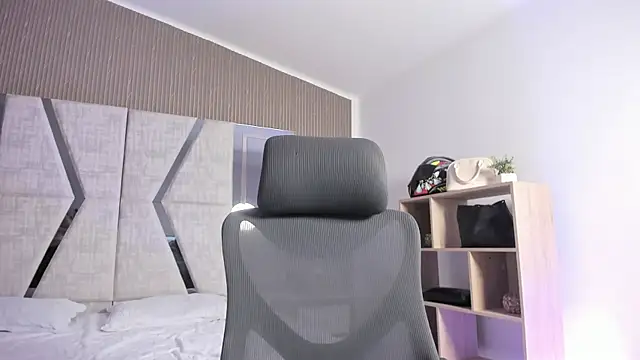 AlliceLover online show from 12.14.25