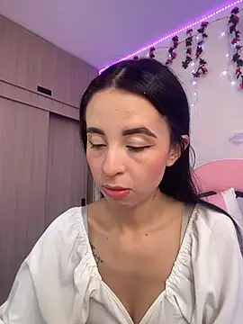 Lia  1 online show from 11.19.25