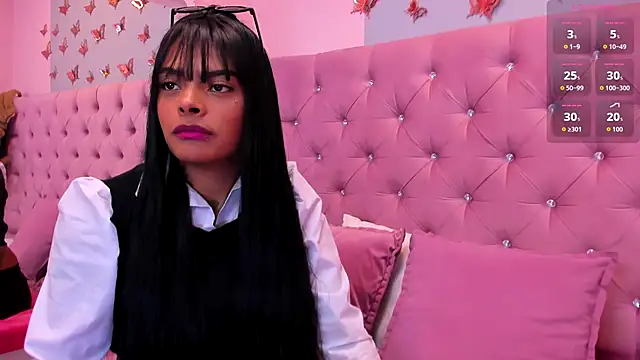 Snapshot of EmmaEbony_ chatting on 09.11.25 EmmaEbony online show from 09.11.25