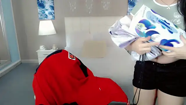 maddissonivanova online show from 10.16.25