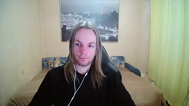 Snapshot of AdamDickens chatting on 04.21.26 AdamDickens online show from 04.21.26