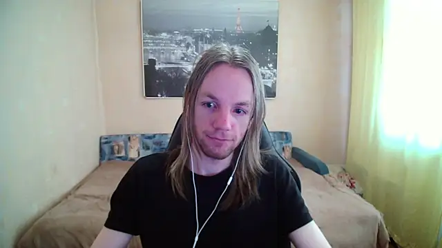 Snapshot of AdamDickens chatting on 04.22.26 AdamDickens online show from 04.22.26