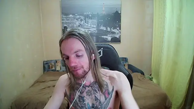 Snapshot of AdamDickens chatting on 05.06.26 AdamDickens online show from 05.06.26