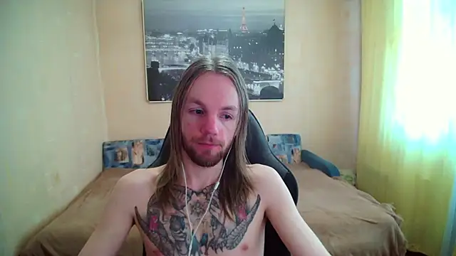 Snapshot of AdamDickens chatting on 05.18.26 AdamDickens online show from 05.18.26