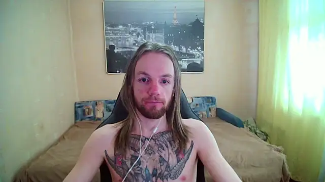 Snapshot of AdamDickens chatting on 05.28.26 AdamDickens online show from 05.28.26