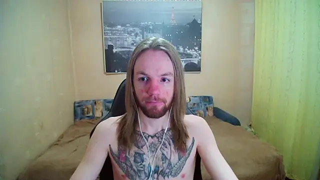 Snapshot of AdamDickens chatting on 05.28.26 AdamDickens online show from 05.28.26