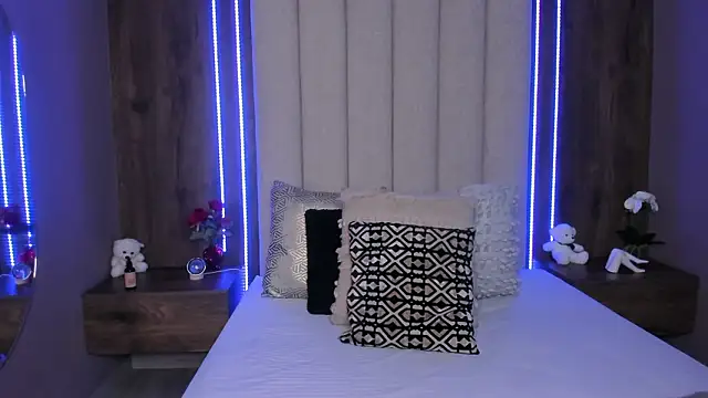 LucySalvatore  online show from 03.11.26