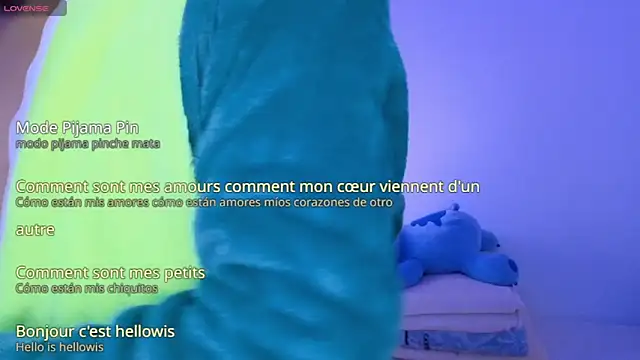 Snapshot of taichi_bluy chatting on 09.20.25 taichi bluy online show from 09.20.25