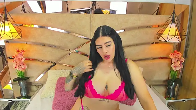 Snapshot of pamemiller1 chatting on 12.05.25 pamemiller1 online show from 12.05.25