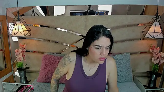 Snapshot of pamemiller1 chatting on 02.14.26 pamemiller1 online show from 02.14.26