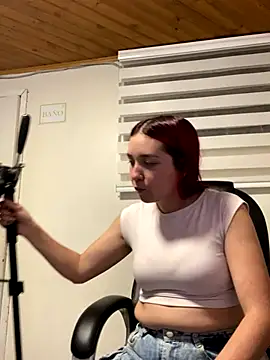 Snapshot of Karen18_boobs chatting on 09.16.25 Karen18 boobs online show from 09.16.25