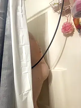 Snapshot of Bwcgoonie chatting on 10.24.25 Bwcgoonie online show from 10.24.25