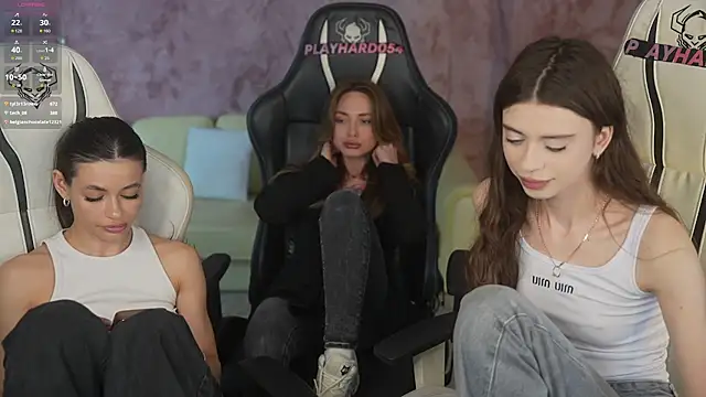 Snapshot of Regina_Sweet054 chatting on 04.15.26 Regina Sweet054 online show from 04.15.26