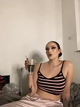 Snapshot of Tijara-im-Pyjama chatting on 11.18.25 Tijara-im-Pyjama online show from 11.18.25