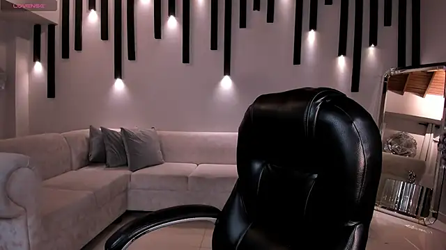 Snapshot of LiamCarterX chatting on 10.11.25 LiamCarterX online show from 10.11.25