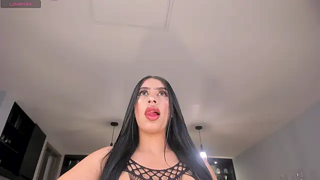 LeahLombardi  online show from 03.17.26