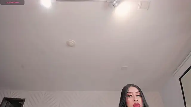 LeahLombardi  online show from 04.01.26