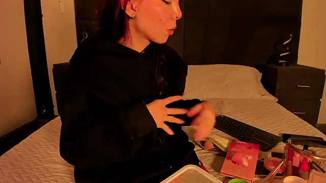 CleoWhite online show from 09.12.25