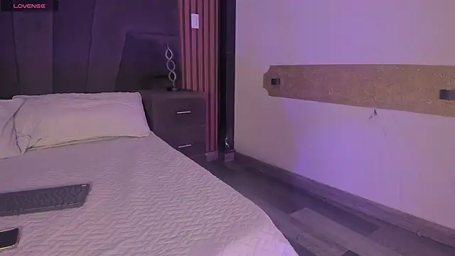 CleoWhite online show from 09.22.25