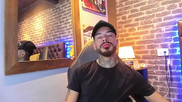 Snapshot of VinzenzRizzo chatting on 09.10.25 VinzenzRizzo online show from 09.10.25