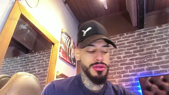 Snapshot of VinzenzRizzo chatting on 09.25.25 VinzenzRizzo online show from 09.25.25