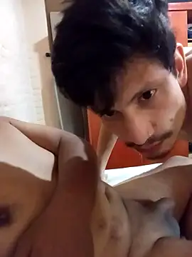 Snapshot of versaduro chatting on 12.22.25 versaduro online show from 12.22.25