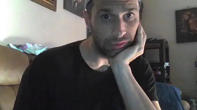 Snapshot of dik4cache chatting on 09.18.25 dik4cache online show from 09.18.25