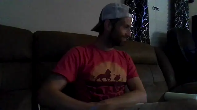 Snapshot of dik4cache chatting on 10.15.25 dik4cache online show from 10.15.25