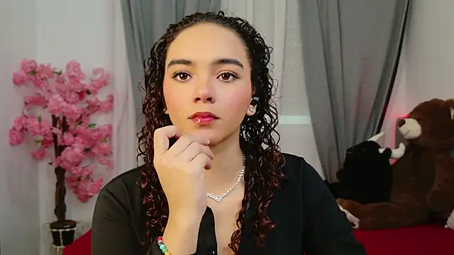 Snapshot of Taylor_Tina chatting on 10.08.25 Taylor Tina online show from 10.08.25