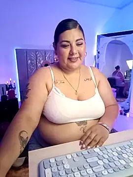 AndreaKinky online show from 10.25.25