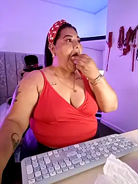 AndreaKinky online show from 11.21.25