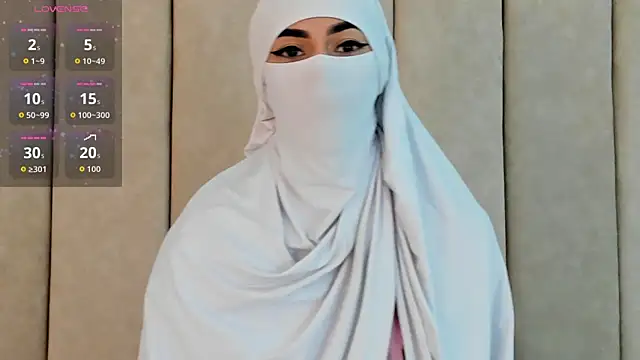  Zahiira  online show from 12.18.25