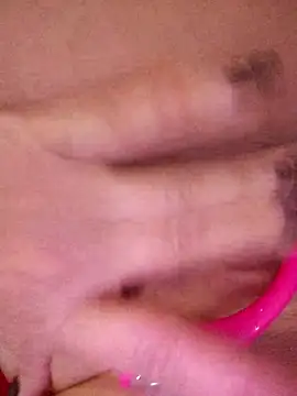 Snapshot of BigAssMom_ chatting on 11.19.25 BigAssMom online show from 11.19.25