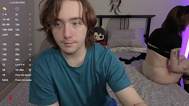 Snapshot of ellen_and_danny chatting on 10.31.25 ellen and danny online show from 10.31.25